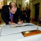 prince-william-signing-1